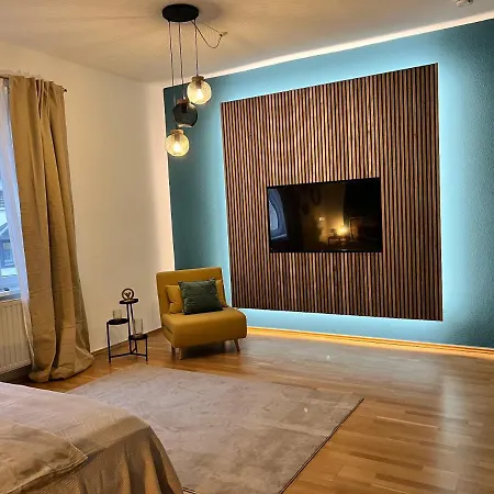 Apartment Erfbnb - 40qm Mit Kueche, Bad, Schlaf-wohnzimmer In Sued - Stadnah- Neu *