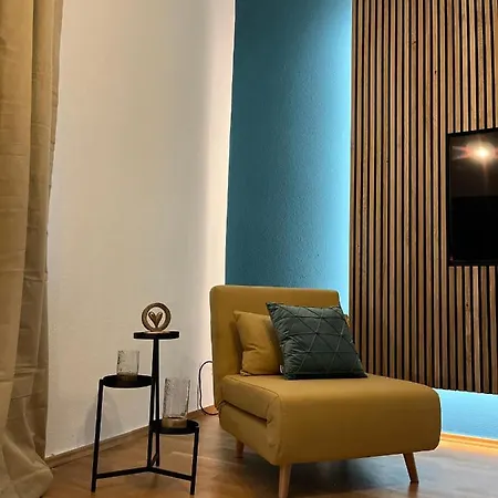 Apartment Erfbnb - 40qm Mit Kueche, Bad, Schlaf-wohnzimmer In Sued - Stadnah- Wlan