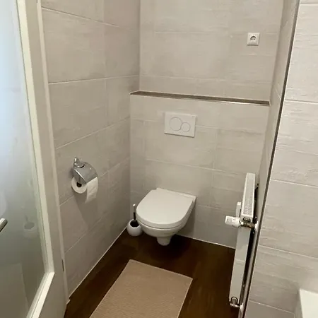 Erfbnb - 40qm Mit Kueche, Bad, Schlaf-wohnzimmer In Sued - Stadnah- Wlan Appartement Erfurt